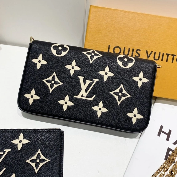 VUITTON FÉLICIE POCHETTE LOUIS 0102